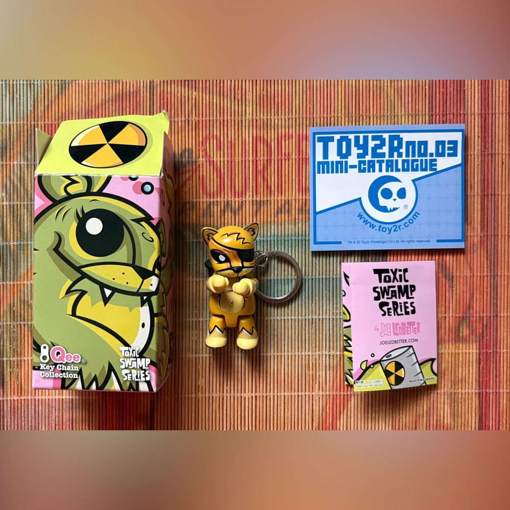 Joe Ledbetter keychain toxic swamp series Qee collectible